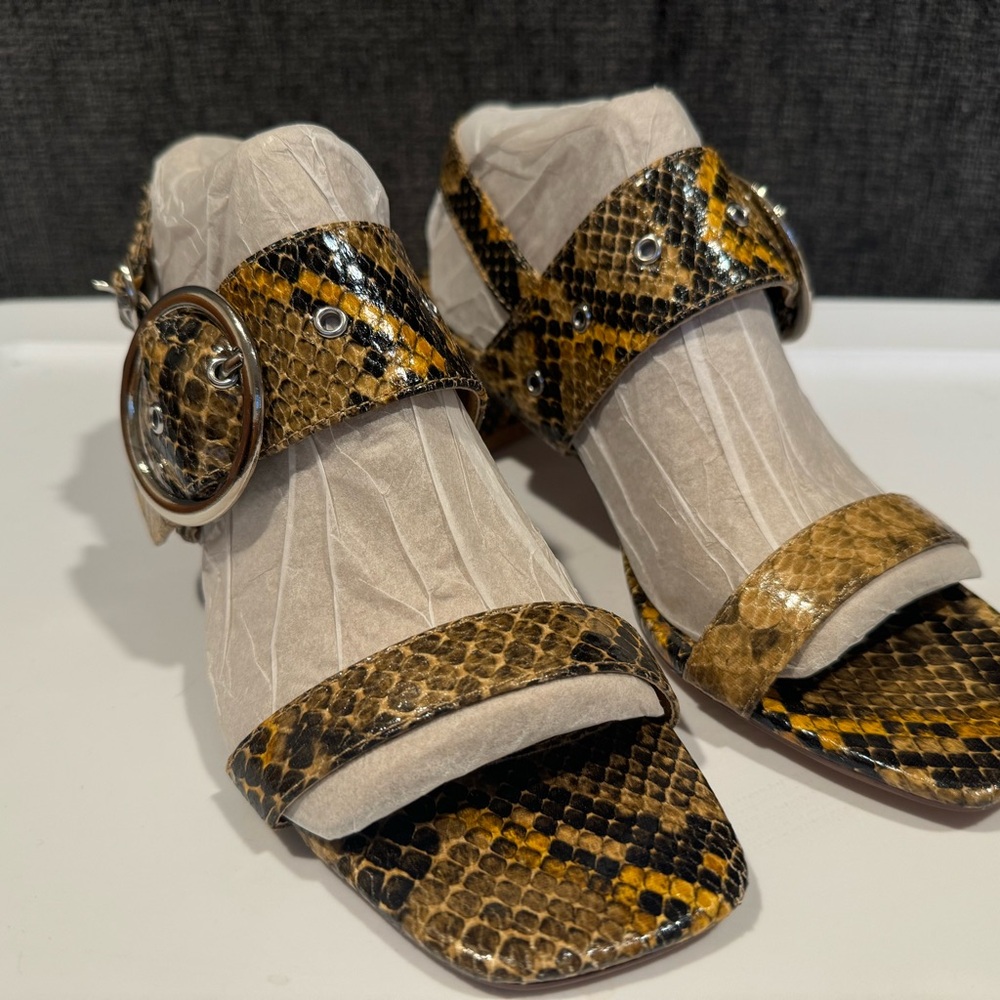 Top Shop Snake Skin Silver Buckle Sandals size 5.5 yellowish and black - Picture 5 of 5